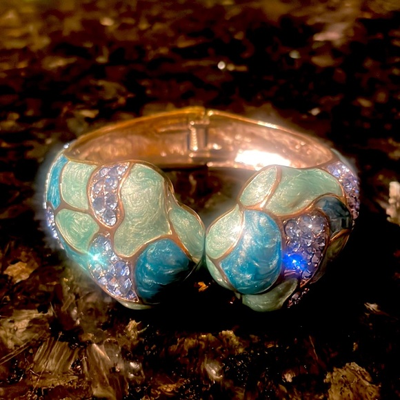 Enameled, Spring Hinged, Bangle Bracelet - Picture 5 of 5